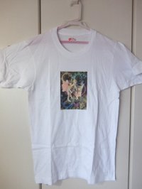 妖精絵柄のＴシャツ